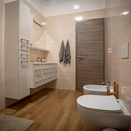 Three Bedroom With Terrace And Sauna Hébergement de vacances Tolmin